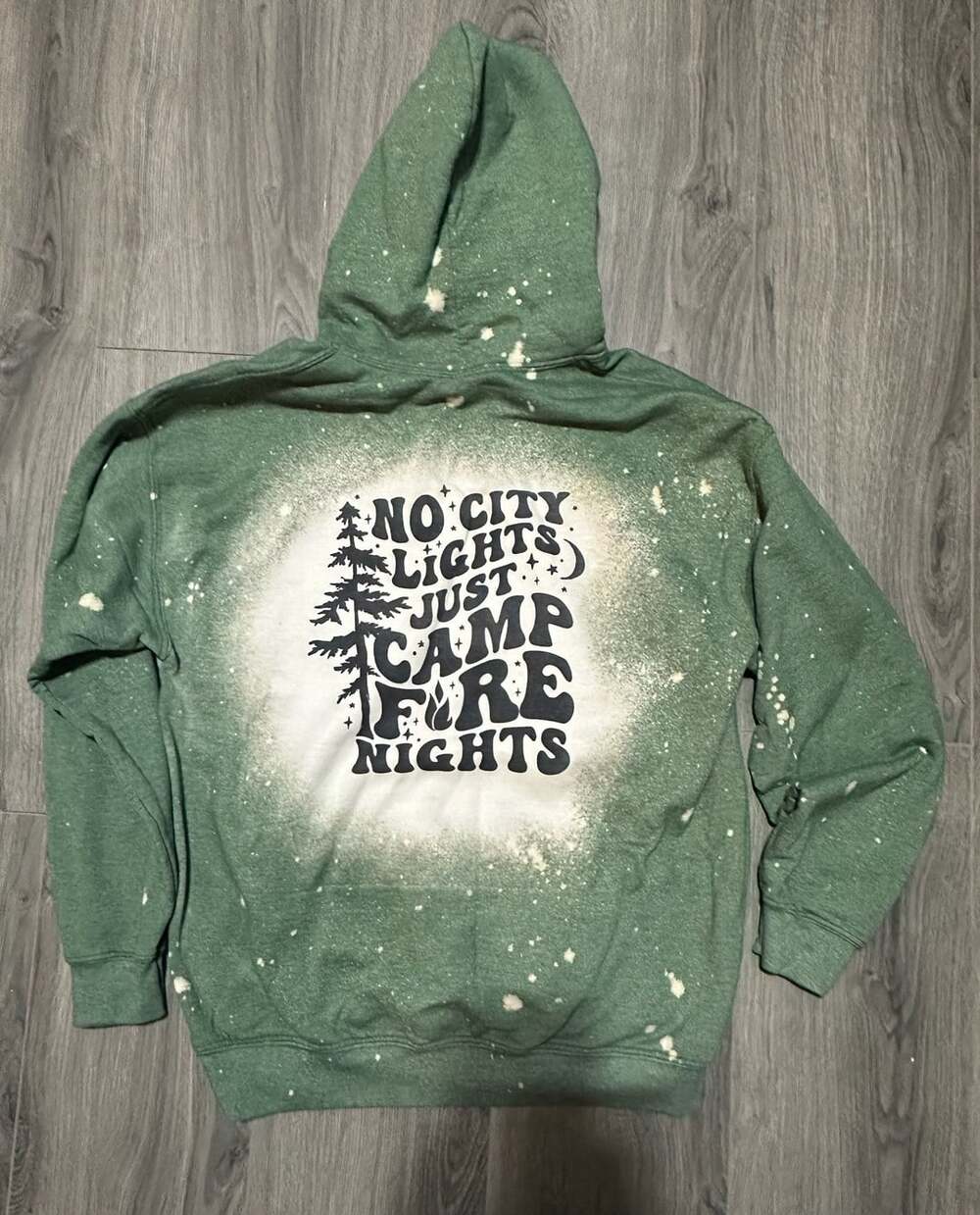 Gildan Heavy Blend Hoodie Size L Green Bleached No City Lights Campfire